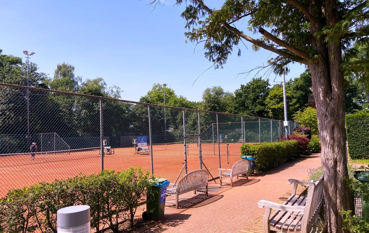 Larense Lawn Tennis Club