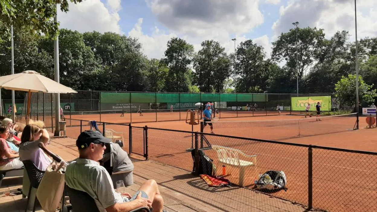 Tennis- & Padelvereniging Surhuisterveen en Omstreken