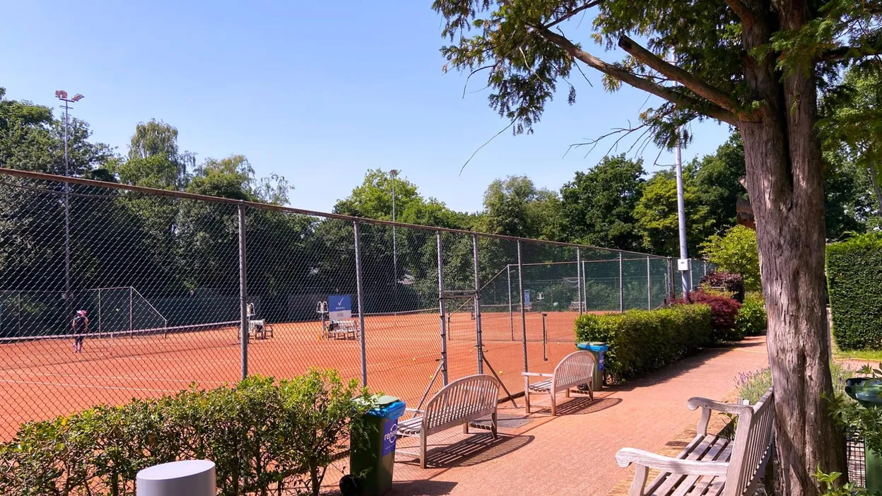 Larense Lawn Tennis Club